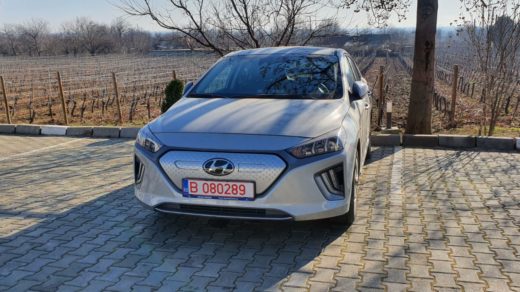 Hyundai Ioniq eletric model 2020 in vizita la crama